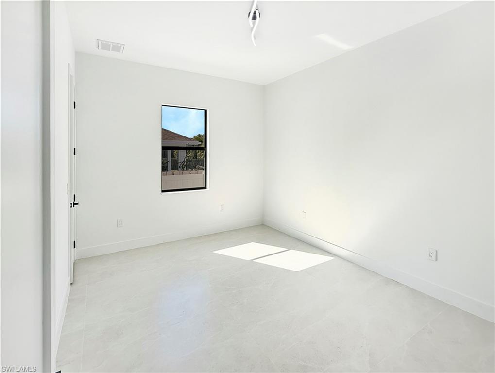 2667 32nd St Property Photo 24