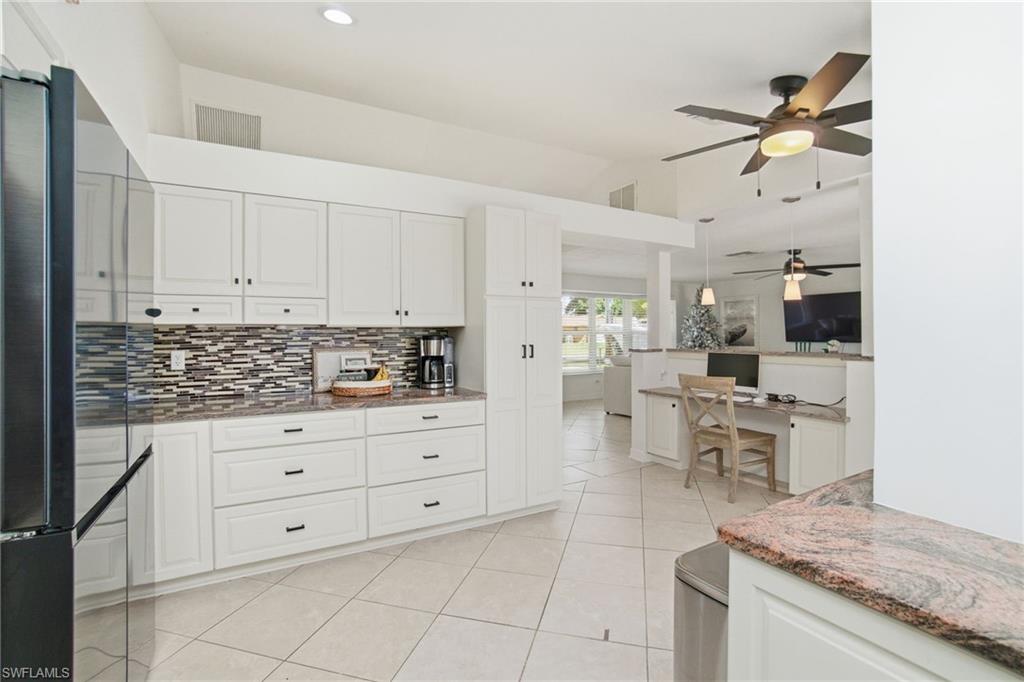 560 Cypress Way E Property Photo 6