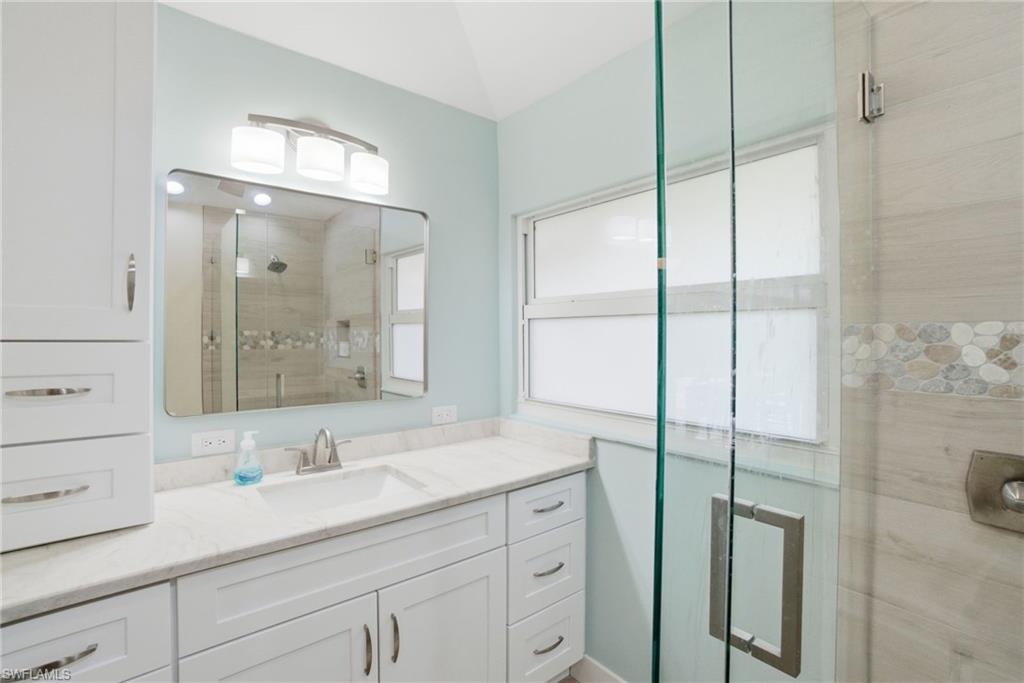 560 Cypress Way E Property Photo 13