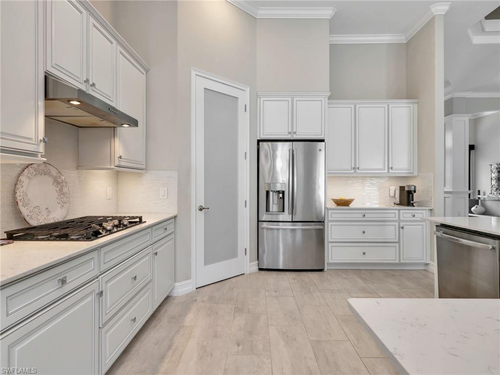 2227 Somerset Pl Property Photo 15