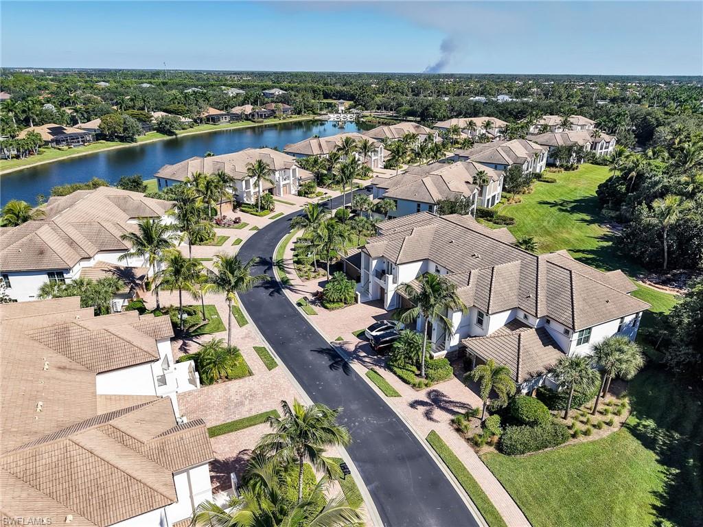 8060 Players Cove Dr 101 Property Photo 4