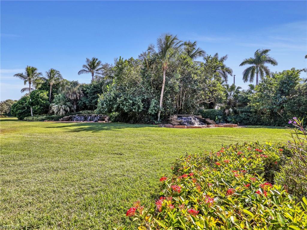 8060 Players Cove Dr 101 Property Photo 9
