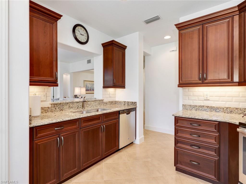 8060 Players Cove Dr 101 Property Photo 20