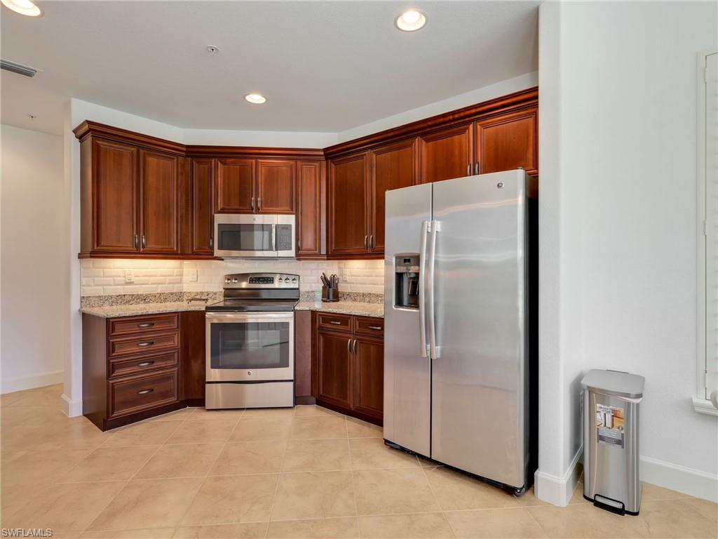8060 Players Cove Dr 101 Property Photo 22