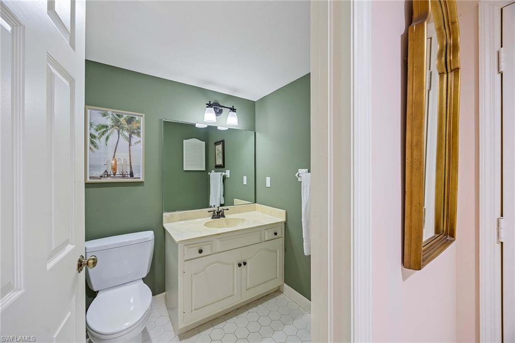 220 Collier Blvd 1003 Property Photo 25