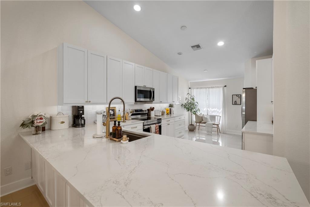 8163 Ibis Cove Cir Property Photo 1