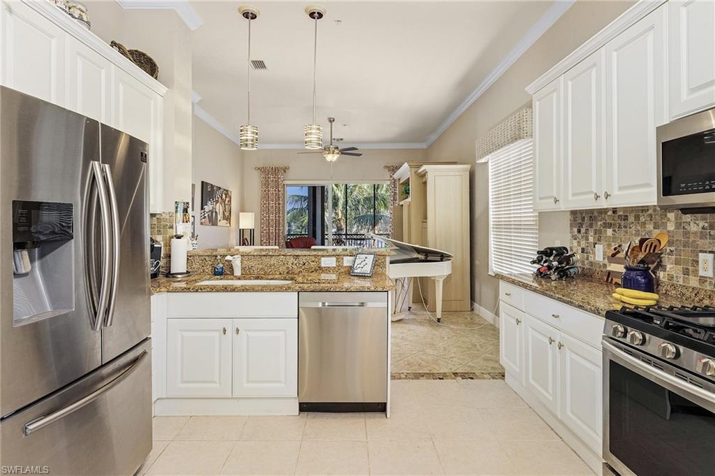 9283 Museo Cir 204 Property Photo 5