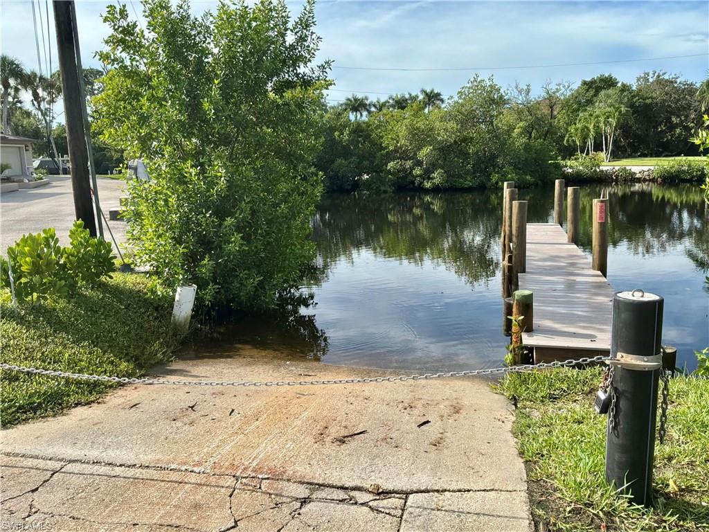 4996 Royal Palm Dr Property Photo 13