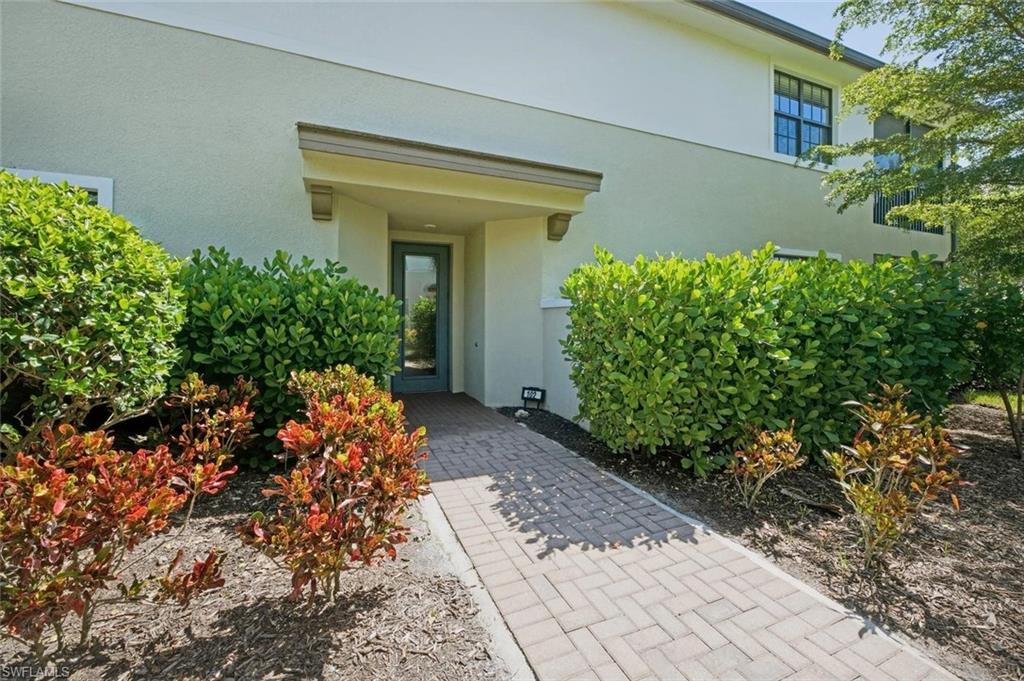 2165 Frangipani Cir 102 Property Photo 11