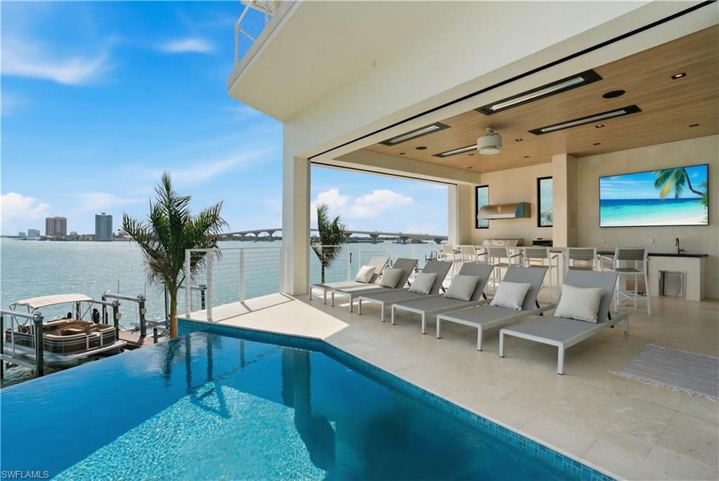 280 Estrellita Dr Property Photo 3