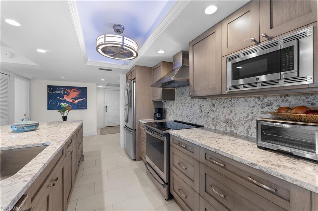 10482 Gulf Shore Dr 221 Property Photo 6