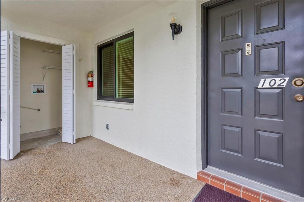 4287 27th Ct Sw 102 Property Photo 4