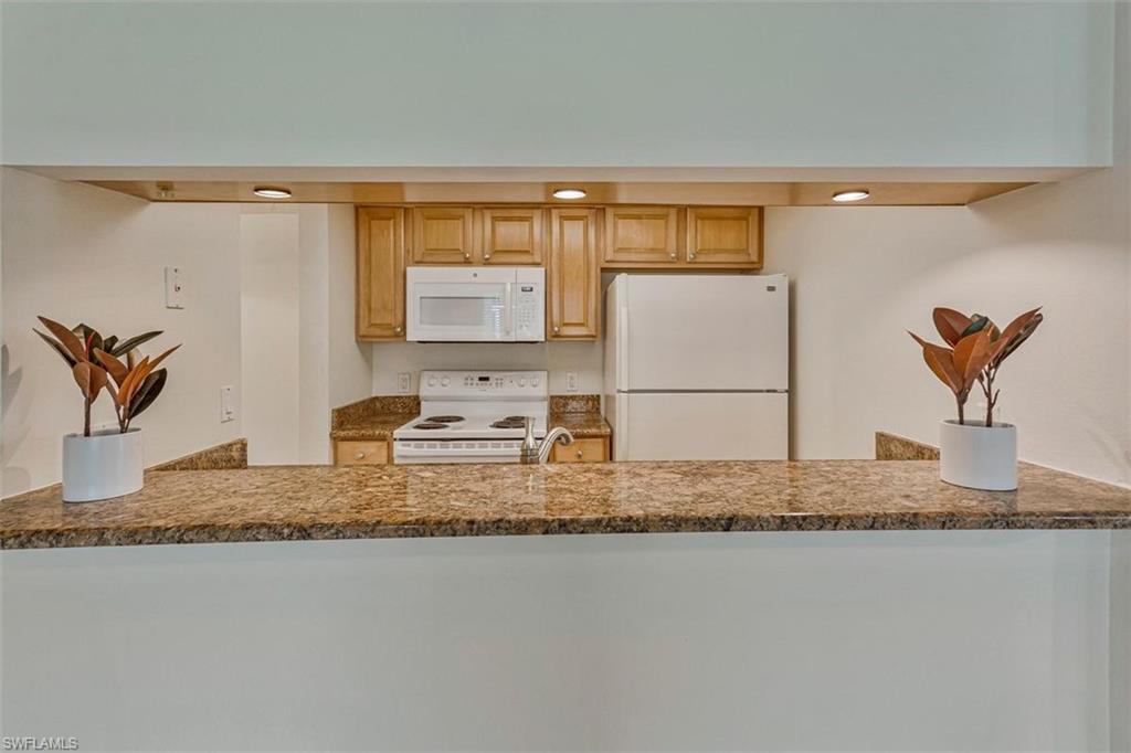 4287 27th Ct Sw 102 Property Photo 5