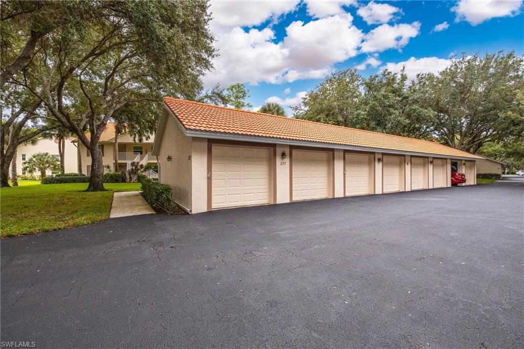 257 Robin Hood Cir 101 Property Photo 25