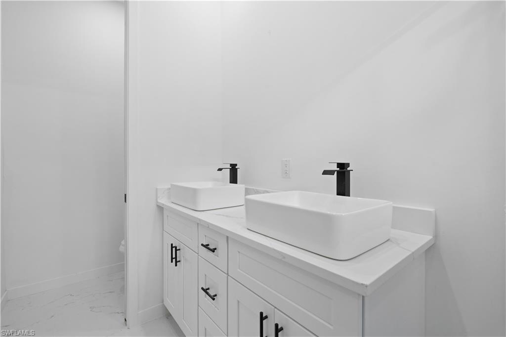 12086 Chamberlain Blvd Property Photo 21
