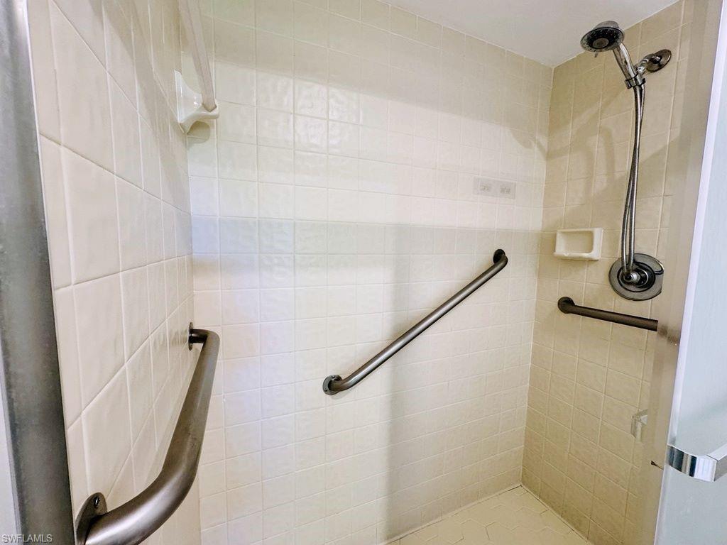 2037 Pine Isle Ln 2037 Property Photo 42