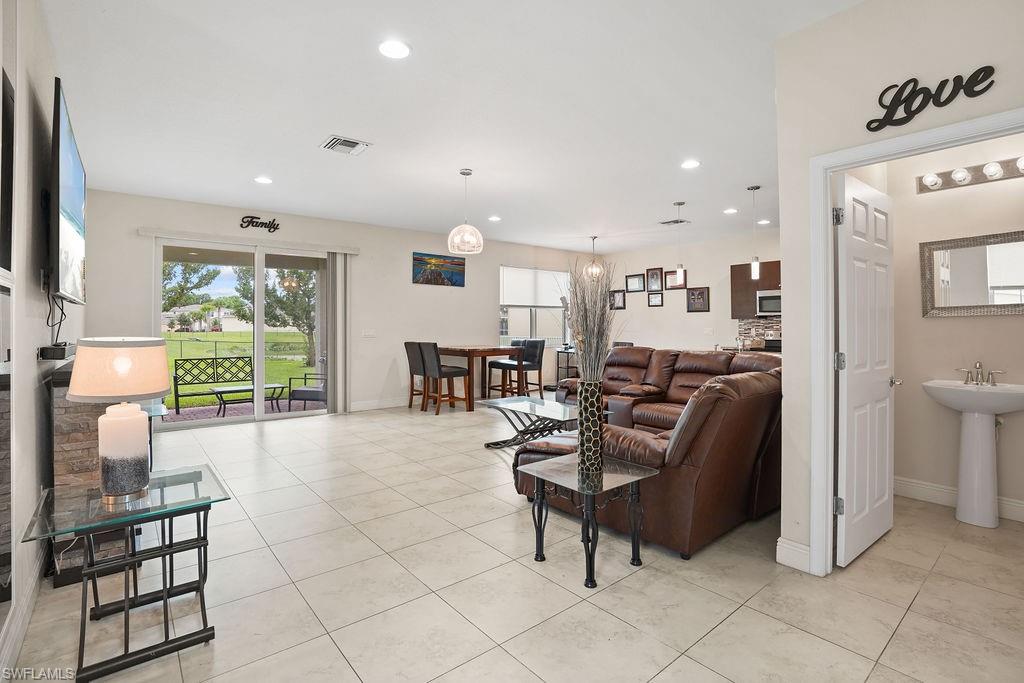 1301 Fiorenza Ct Property Photo 3