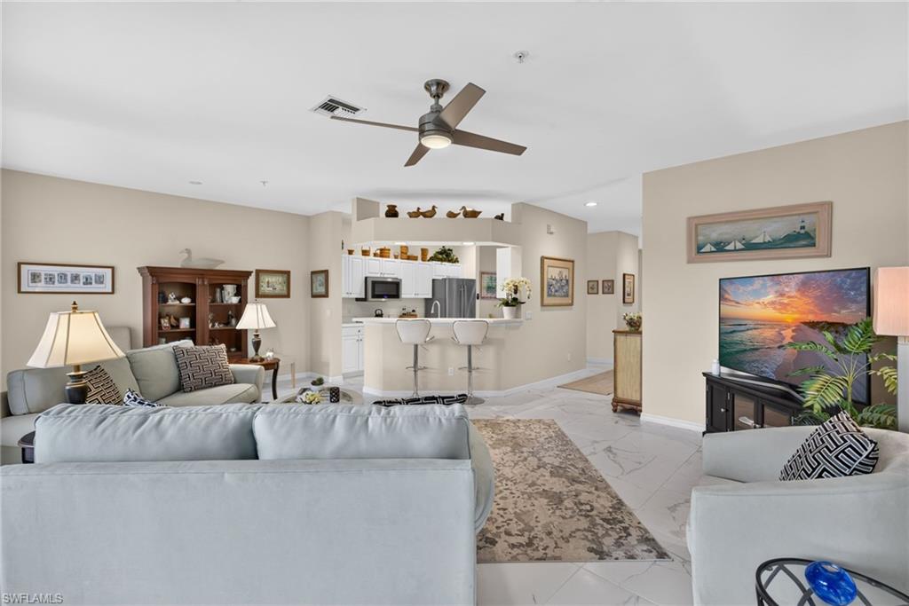 5040 Yacht Harbor Cir 102 Property Photo 3