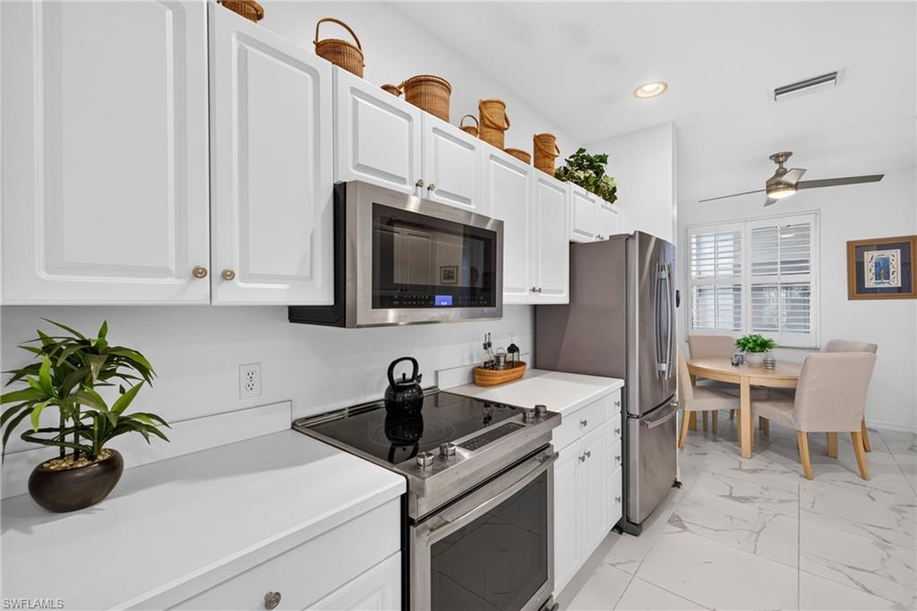 5040 Yacht Harbor Cir 102 Property Photo 14