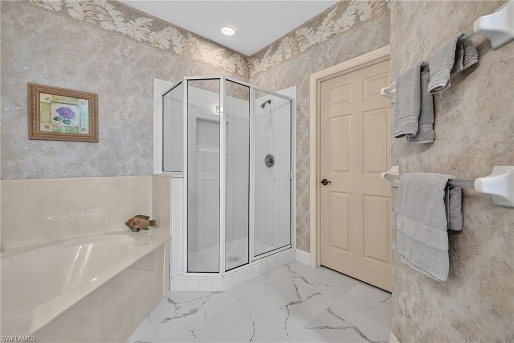 5040 Yacht Harbor Cir 102 Property Photo 21