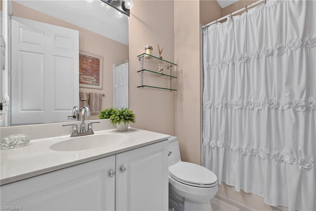 5040 Yacht Harbor Cir 102 Property Photo 24