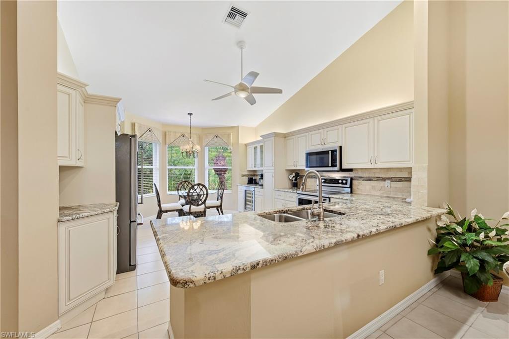 20130 Seagrove St 2507 Property Photo 2