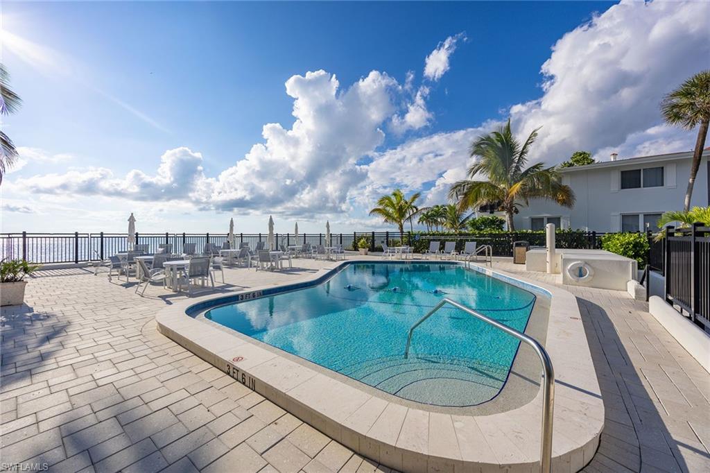 1065 Gulf Shore Blvd N 101 Property Photo 19
