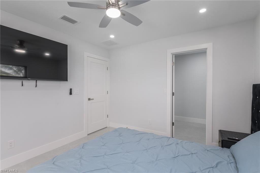 233 11th Ter Property Photo 15