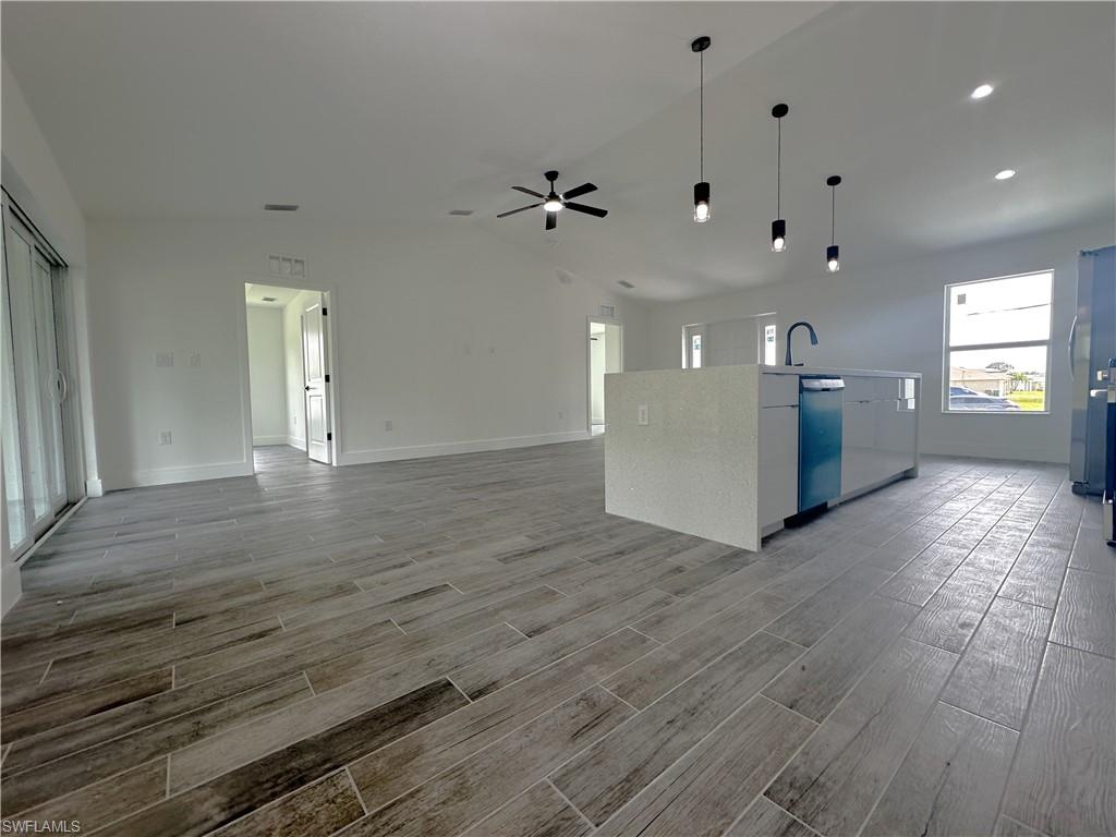 2317 39th St Property Photo 5