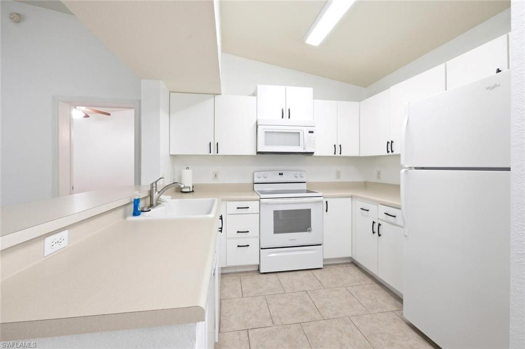 8271 Key Royal Cir 931 Property Photo 9