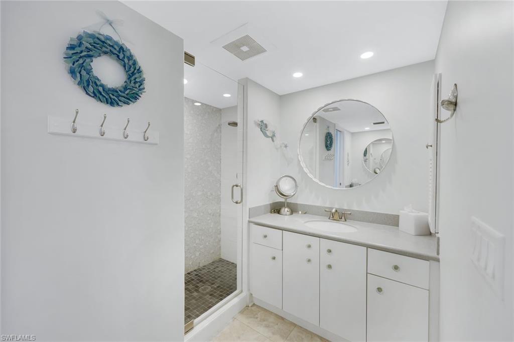 910 Panama Ct 302 Property Photo 28