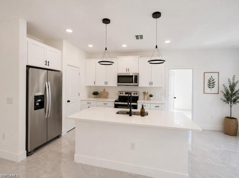 302 Stonybrook Ave Property Photo 2