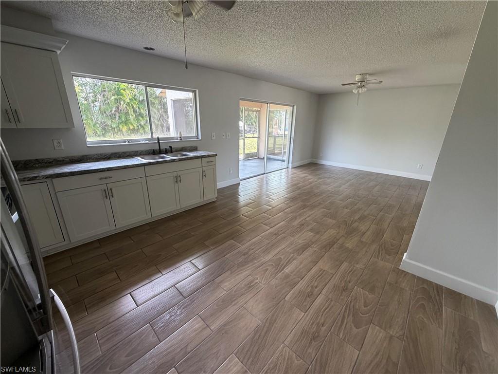 937 52nd St Property Photo 2