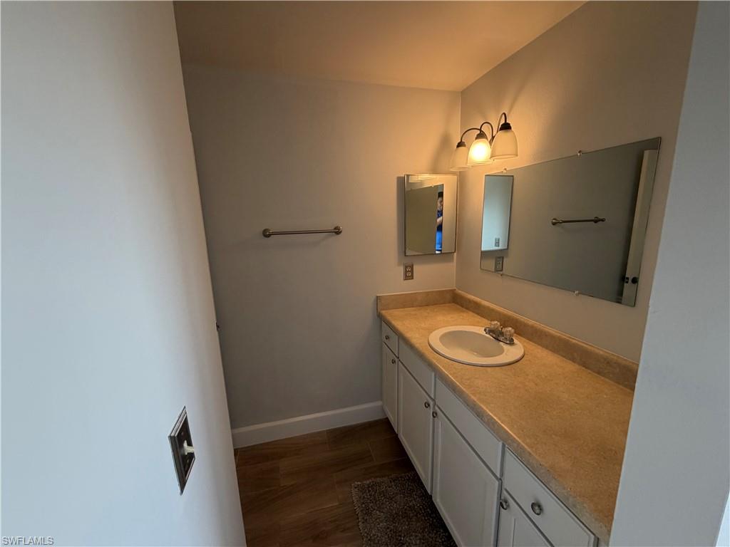 937 52nd St Property Photo 6