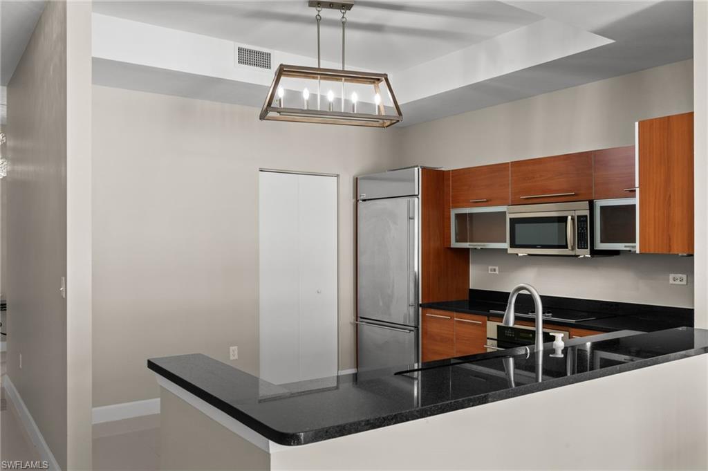3000 Oasis Grand Blvd 401 Property Photo 9