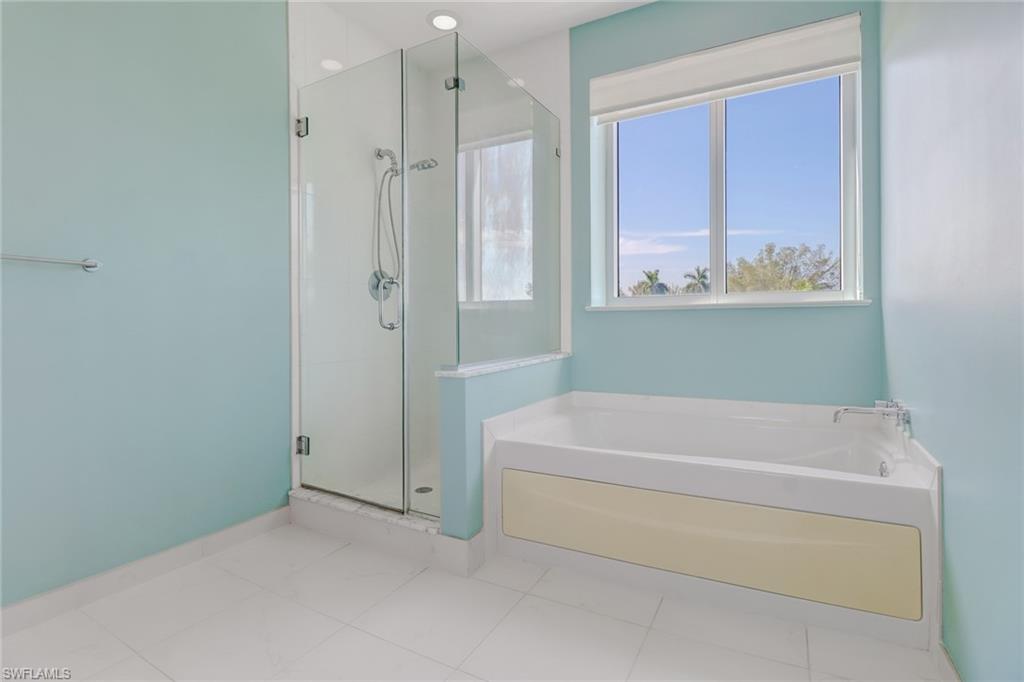 3000 Oasis Grand Blvd 401 Property Photo 19