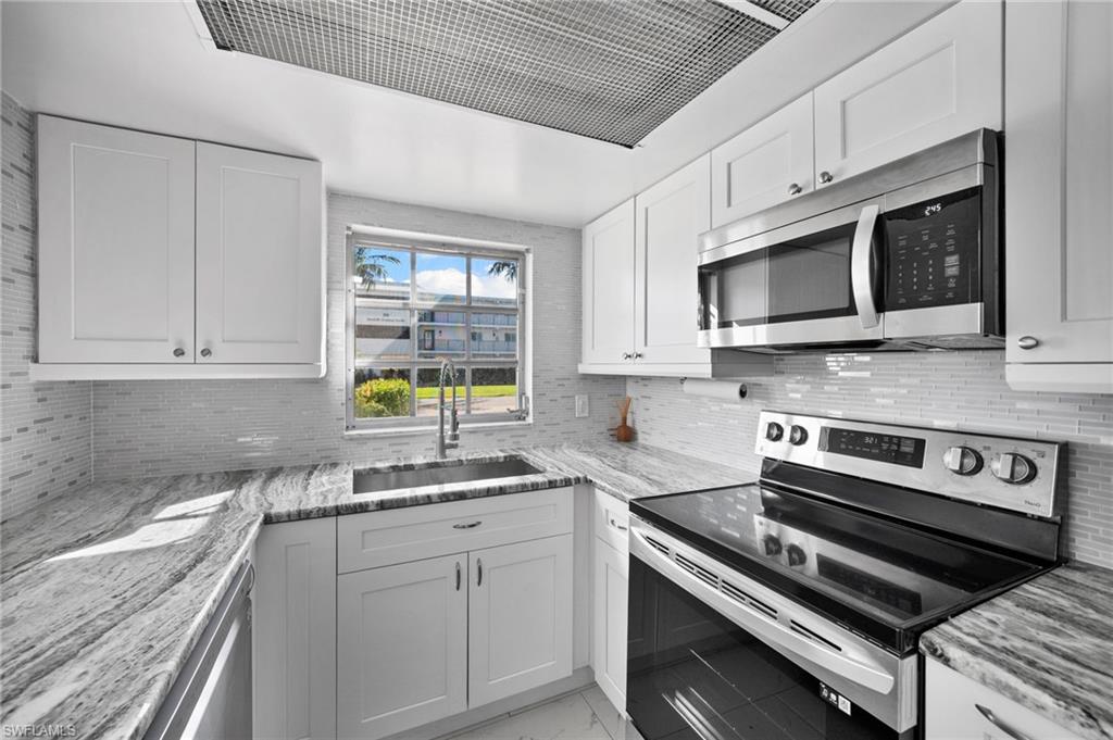 666 3rd St S 106 Property Photo 6
