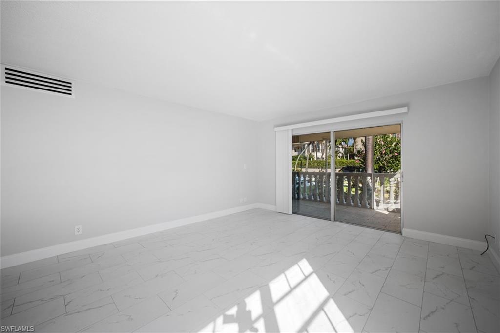 666 3rd St S 106 Property Photo 11