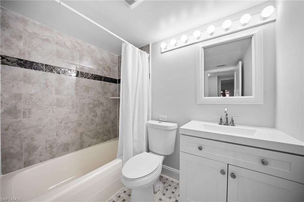 666 3rd St S 106 Property Photo 17