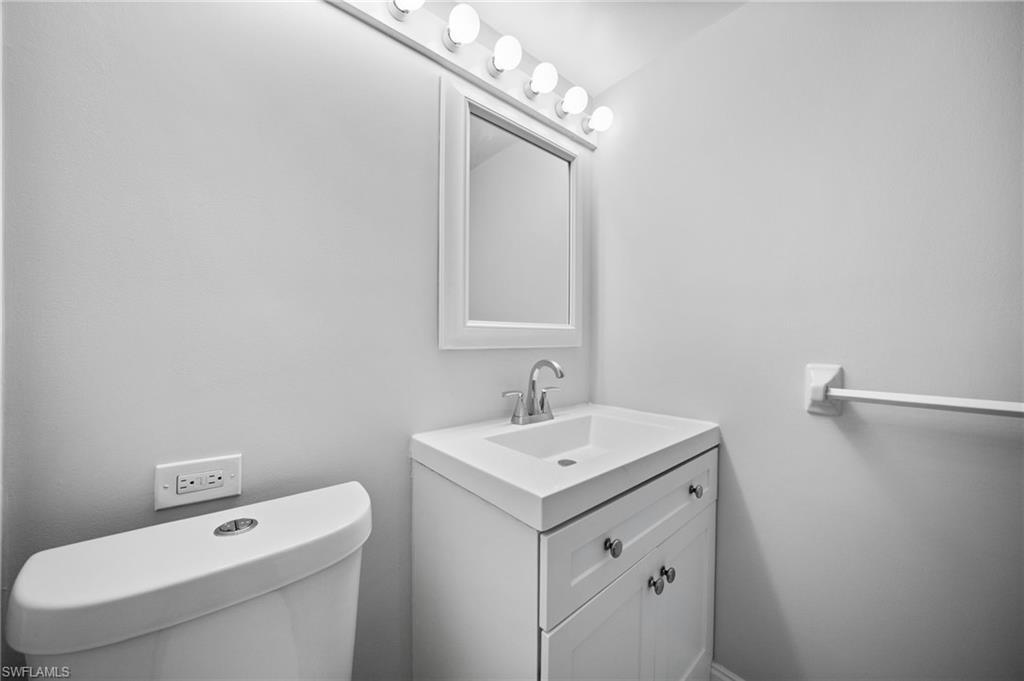 666 3rd St S 106 Property Photo 18