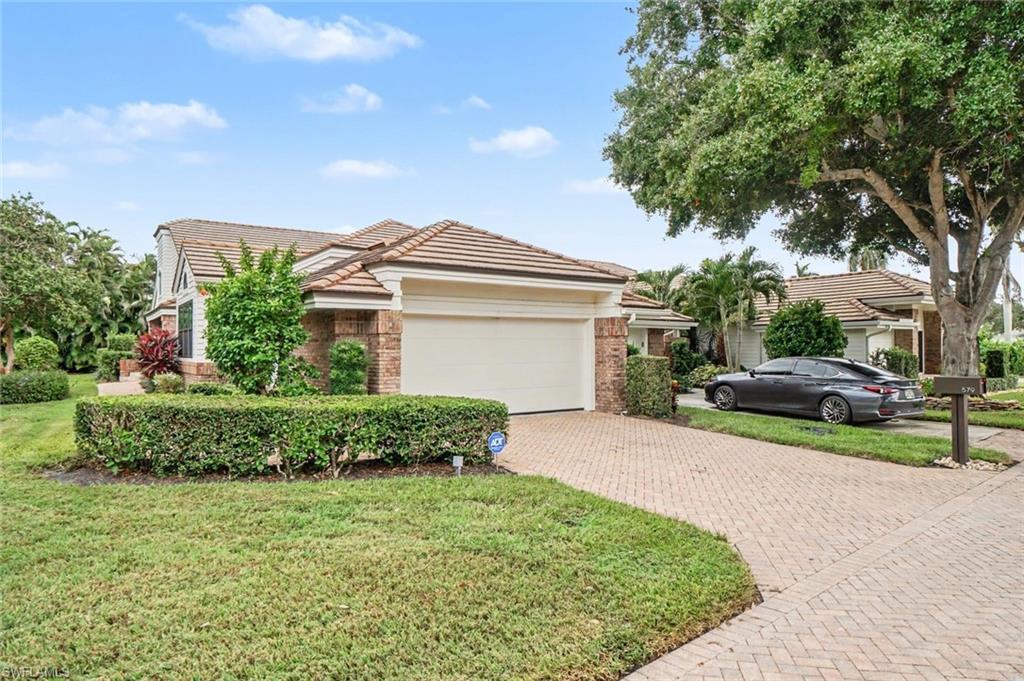 579 Park Shore Dr W I1 Property Photo 3