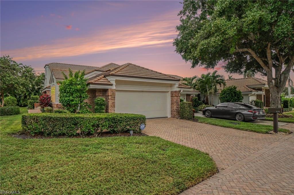 579 Park Shore Dr W I1 Property Photo 4