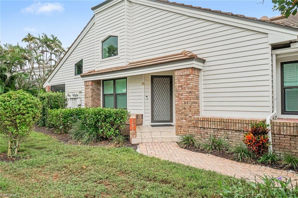 579 Park Shore Dr W I1 Property Photo 6