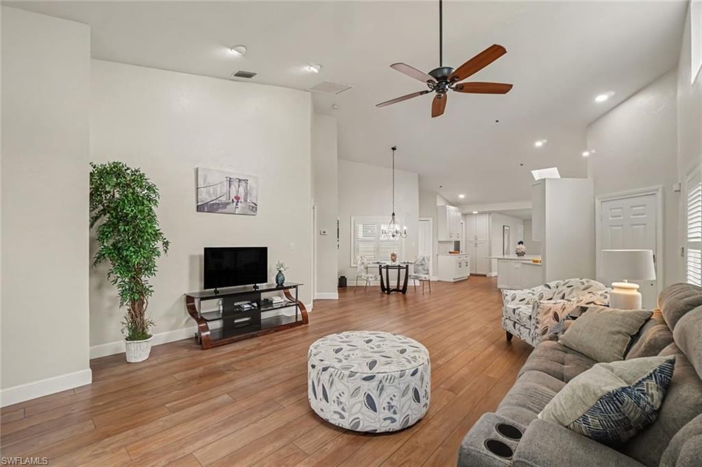 579 Park Shore Dr W I1 Property Photo 15