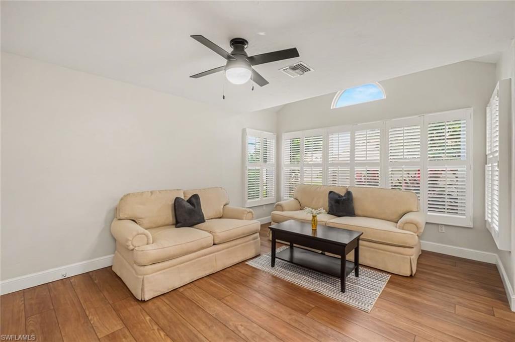 579 Park Shore Dr W I1 Property Photo 16