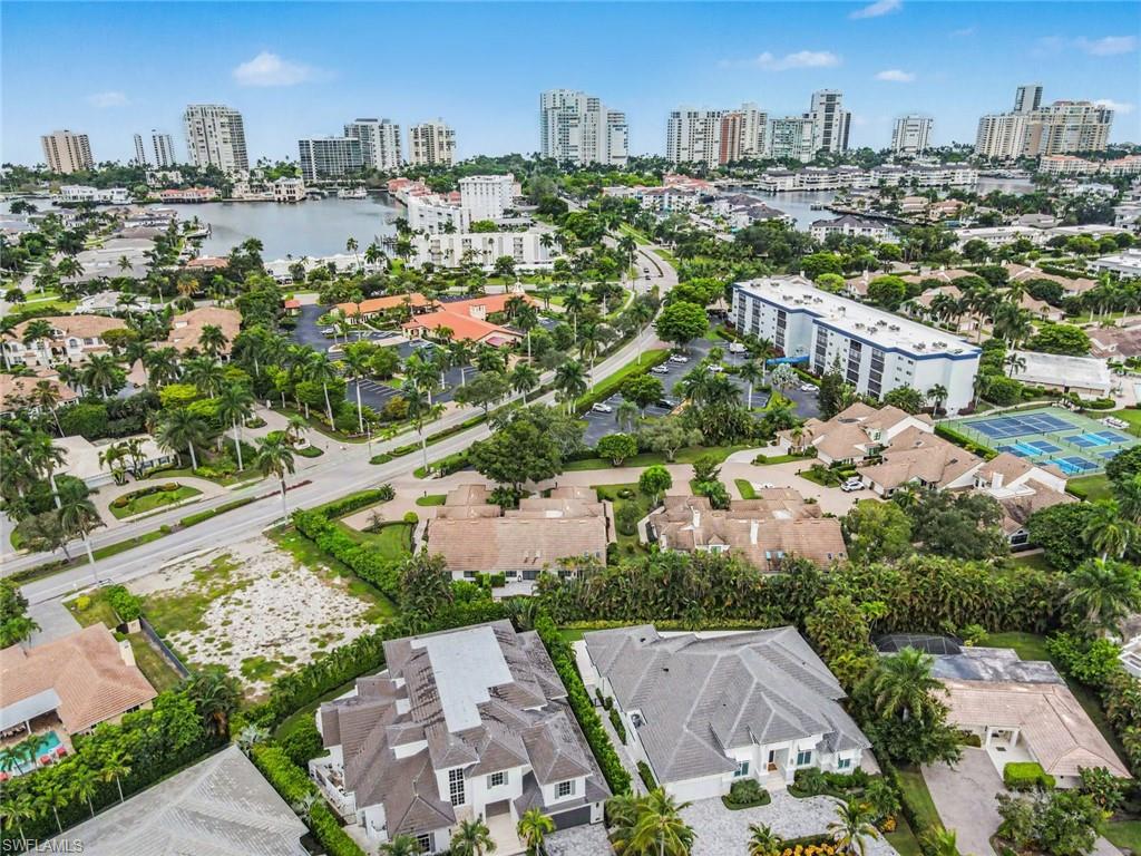 579 Park Shore Dr W I1 Property Photo 36
