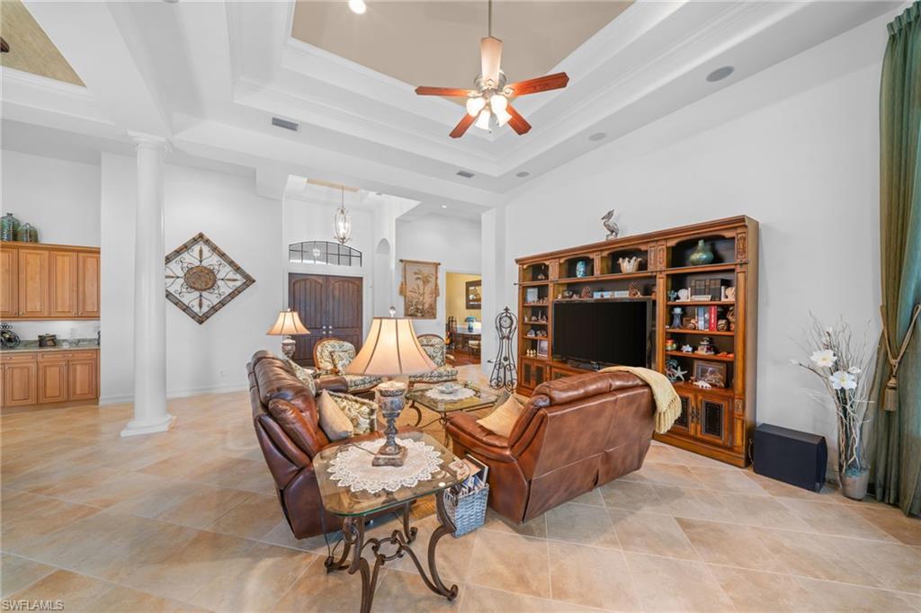 7733 Classics Dr Property Photo 6