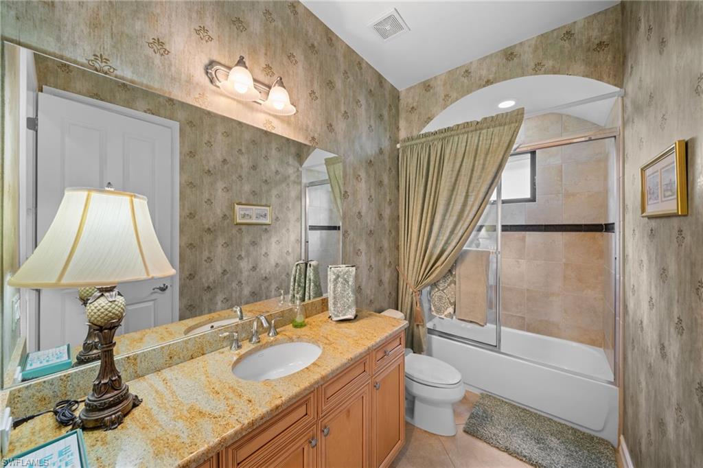7733 Classics Dr Property Photo 28