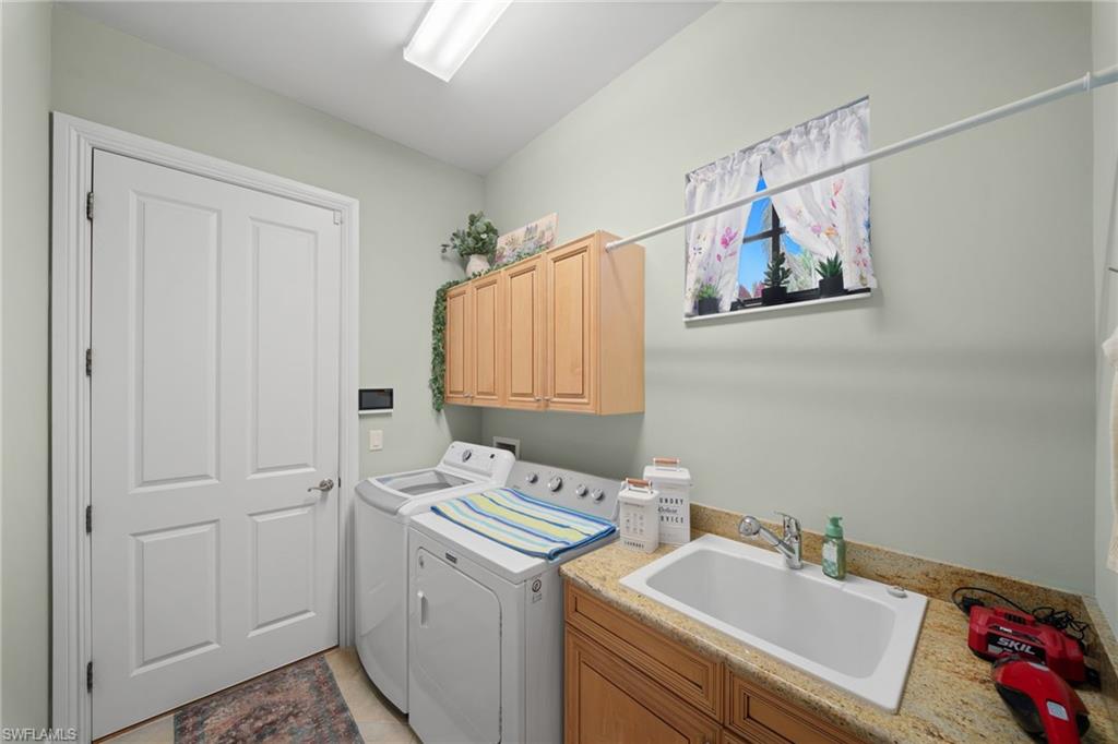 7733 Classics Dr Property Photo 31