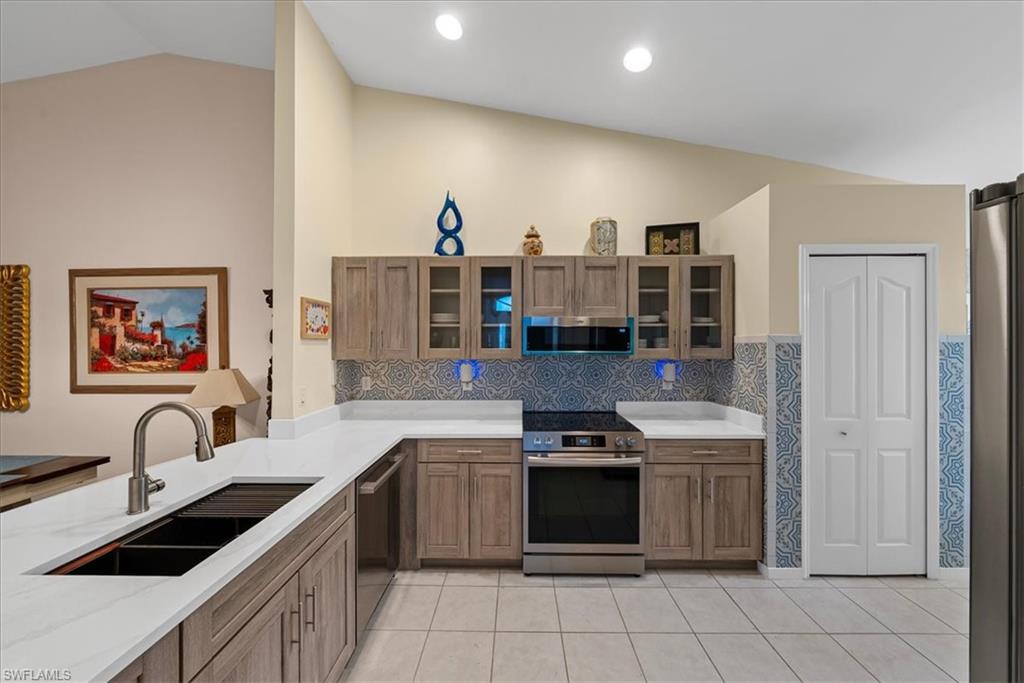 5485 Whitten Dr Property Photo 1